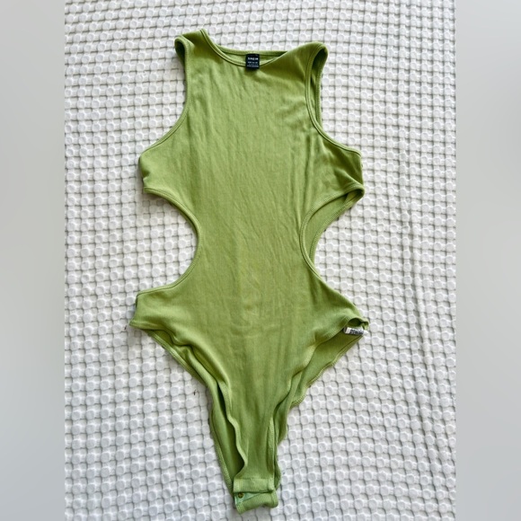 Green Sleeveless Bodysuit - Picture 1 of 2